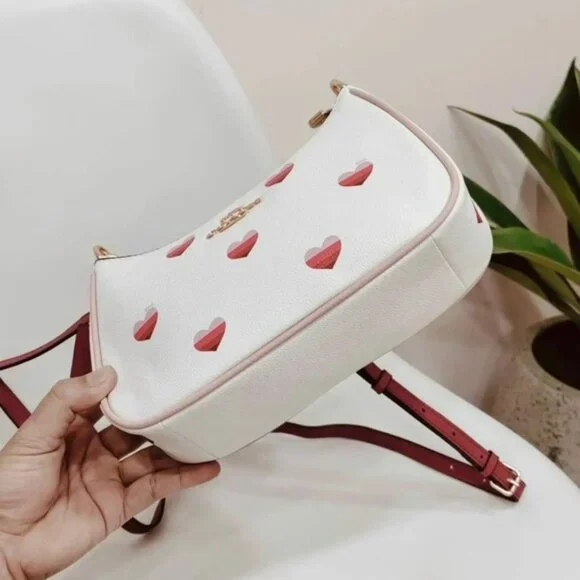 Coach Teri Shoulder Bag With Stripe Heart Print CA251